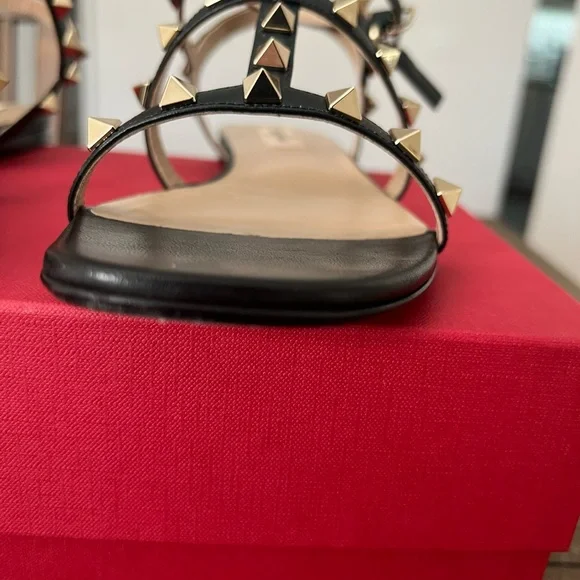 ✨Valentino Rockstud✨ Black Leather Ankle Strap Sandal - Picture 5 of 11